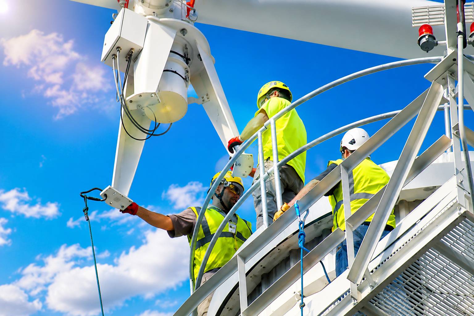 Radar Mặt Đất Mới Ở Newark Thay Đổi An Toàn Sân Bay Ra Sao?
