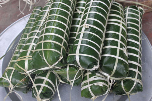 Nhấn để xem ảnh chất lượng hơn Cách gói bánh Chưng tròn, dài