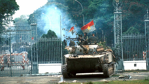 Nhấn để xem ảnh chất lượng hơn Chào mừng 30/04/1975