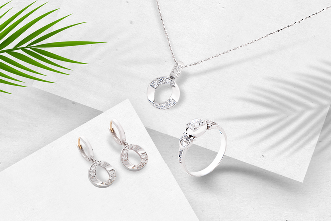 Nhấn để xem ảnh chất lượng hơn Trang sức