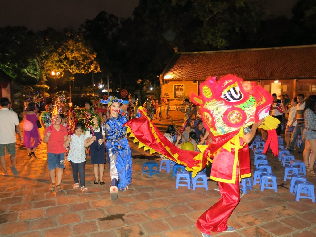 Vui Tết Trung thu cùng lồng đèn đẹp lung linh và những hoạt động thú vị 