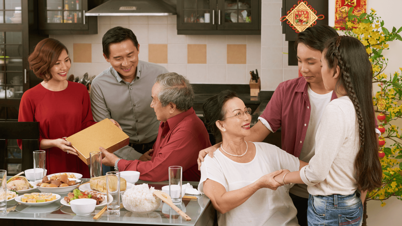 Nhấn để xem ảnh chất lượng hơn Gia Đình Việt Nam