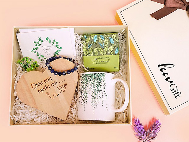 Nhấn để xem ảnh chất lượng hơn Thiệp ngày gia đình Việt Nam 28/6