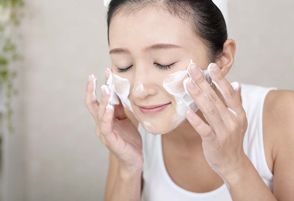 Nhấn để xem ảnh chất lượng hơn Rửa mặt cho da mụn