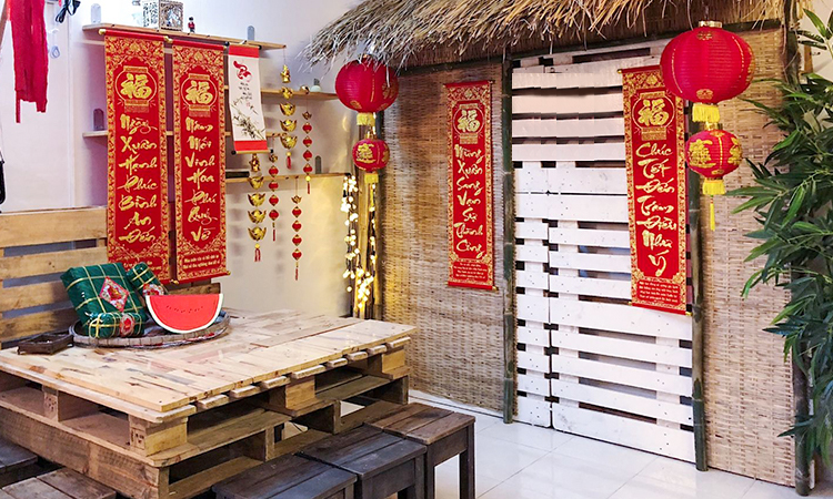 Nhấn để xem ảnh chất lượng hơn Câu đối đỏ ngày Tết