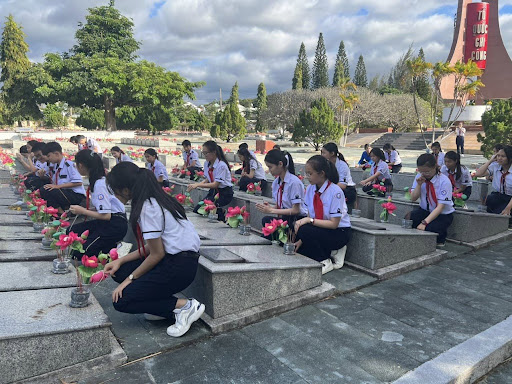 Trách nhiệm của thế hệ trẻ với tấm lòng tri ân các anh hùng liệt sĩ 