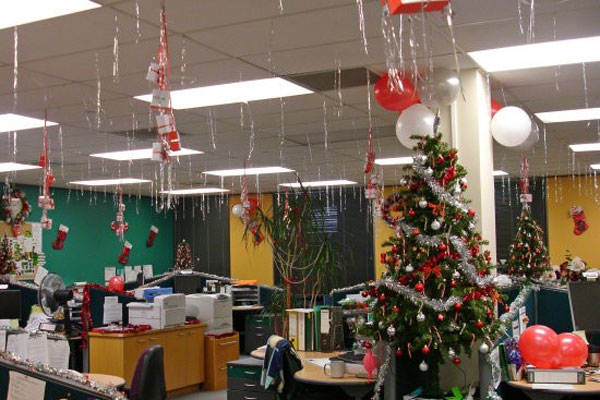 Trang trí trần nhà văn phòng 