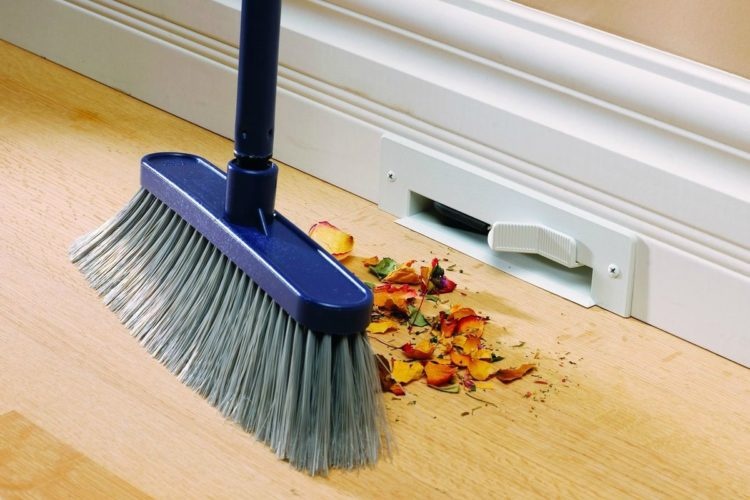 Nhấn để xem ảnh chất lượng hơn Kiêng quét nhà, đổ rác