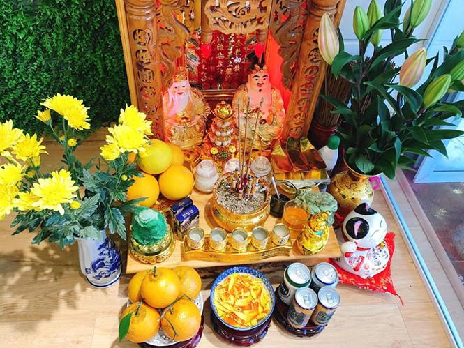 Lau dọn bàn thờ 