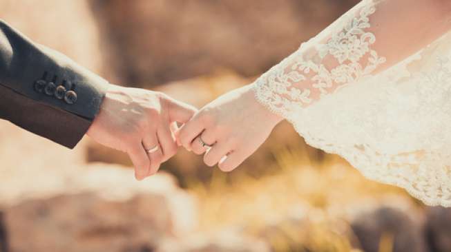 Nhấn để xem ảnh chất lượng hơn ảnh kết hôn