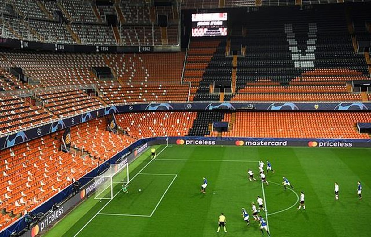 Nhấn để xem ảnh chất lượng hơn Bóng đá