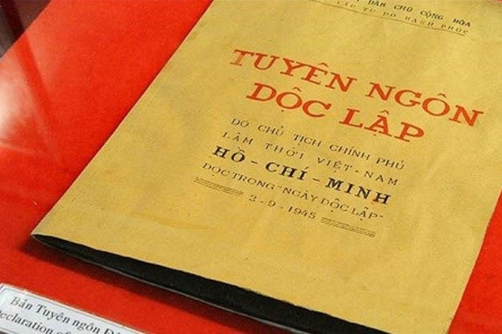 Nhấn để xem ảnh chất lượng hơn Bản Tuyên ngôn độc lập - Hồ Chí Minh