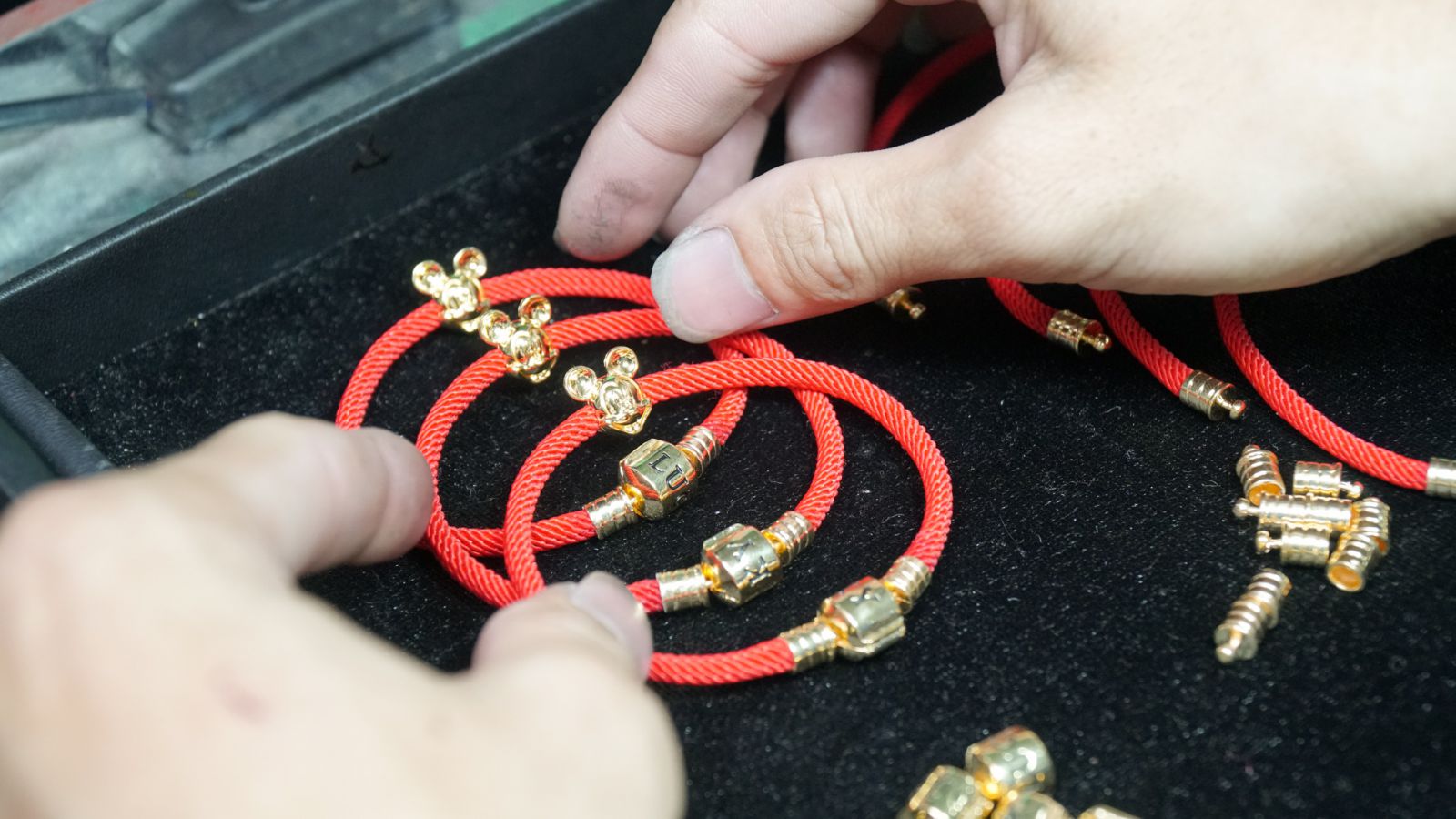 Nhấn để xem ảnh chất lượng hơn Trâu vàng (6)