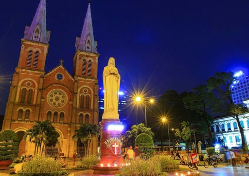 Nhấn để xem ảnh chất lượng hơn Nhà Thờ Đức Bà