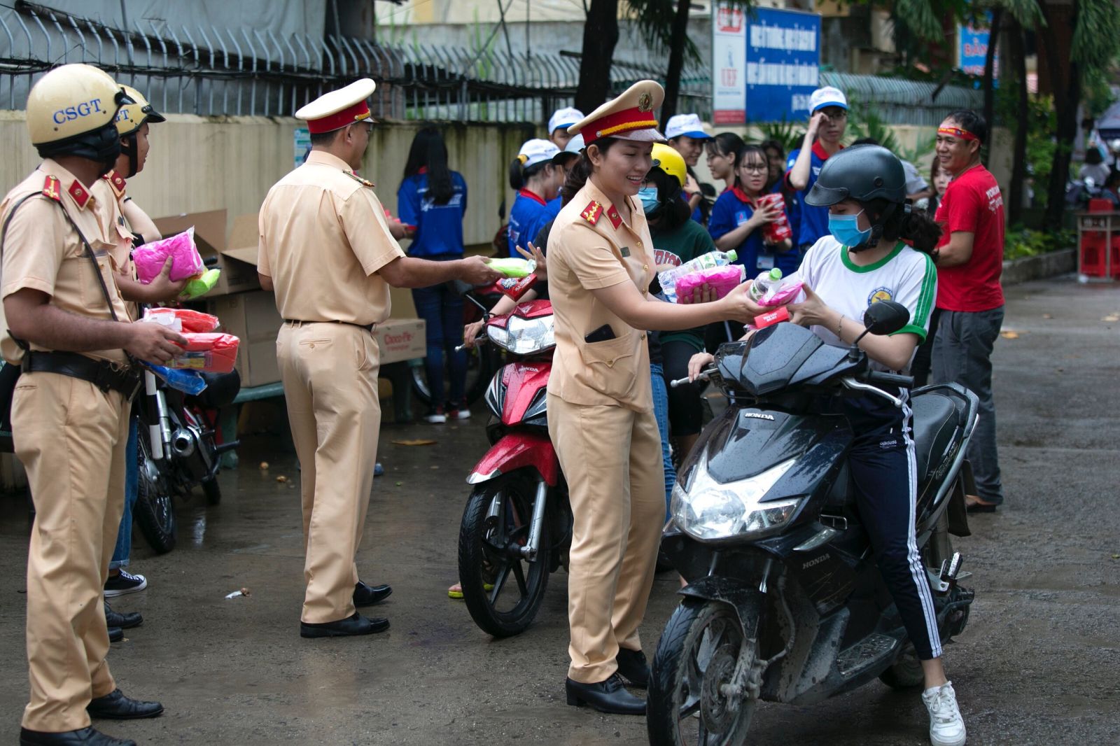 Hình ảnh đẹp của những chiến sỹ CSGT