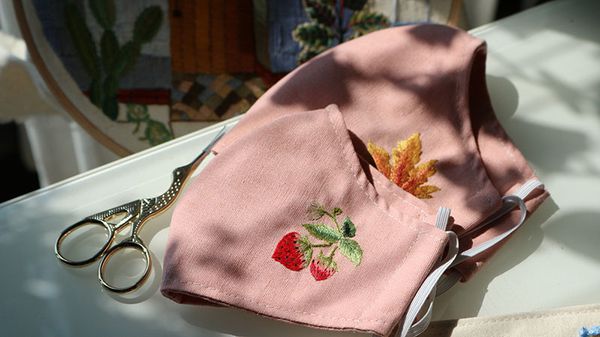 Nhấn để xem ảnh chất lượng hơn Khẩu trang thêu