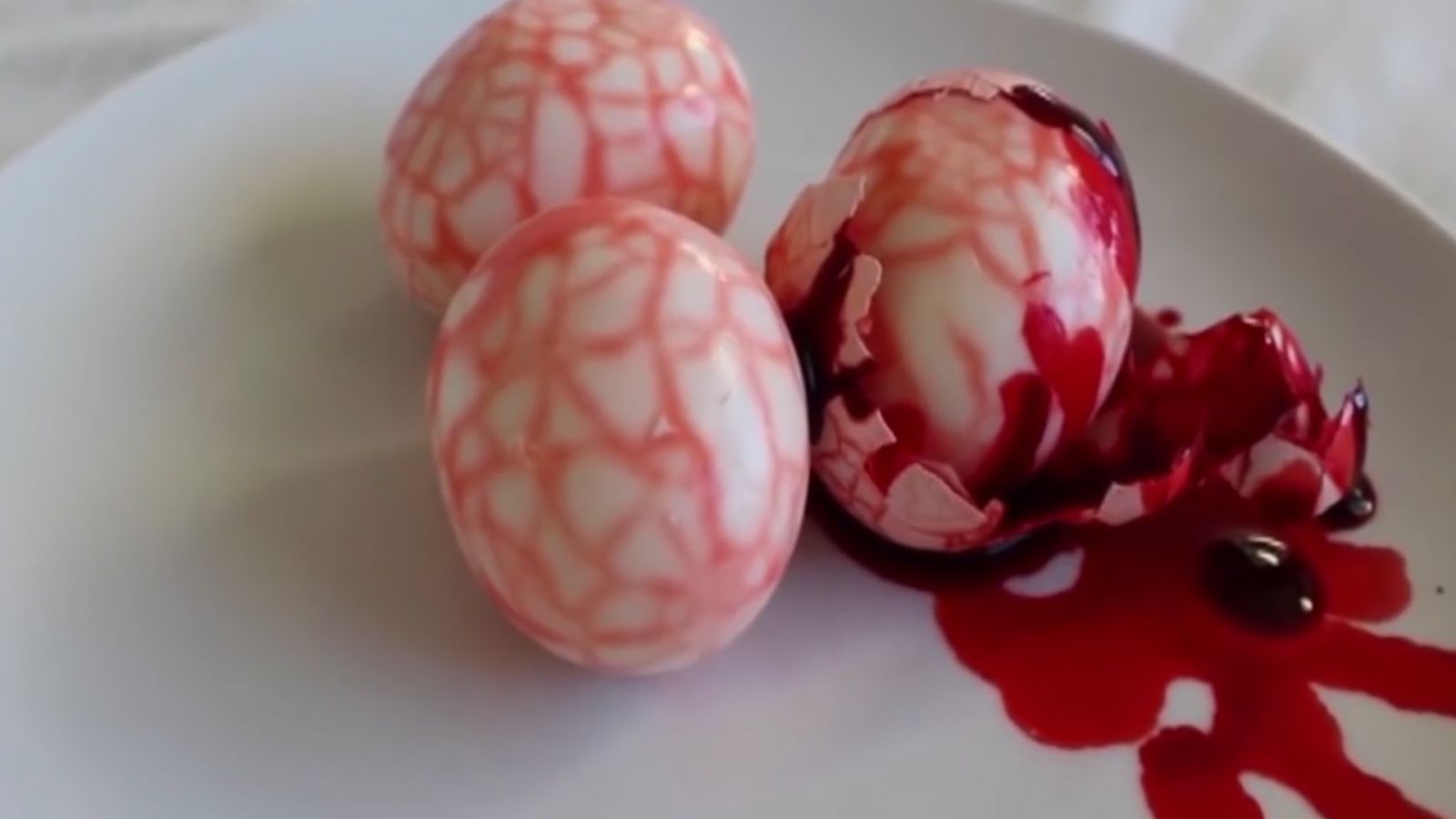 Quả trứng ghê rợn 