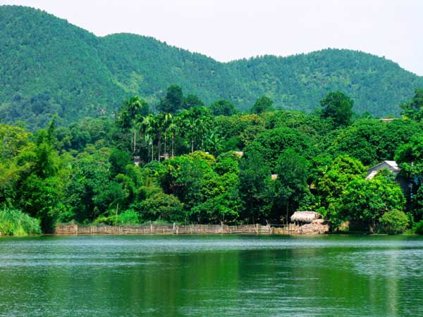 Nhấn để xem ảnh chất lượng hơn Đầm Ao Châu Phú Thọ